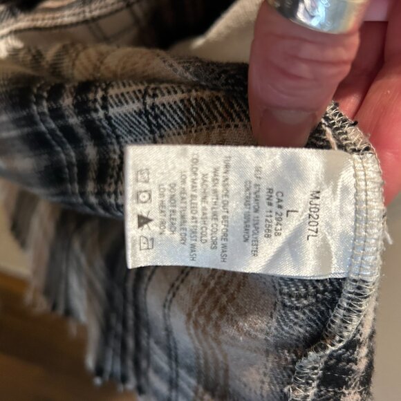 Miss Me Large Distressed Flannel Jacket/Shacket Oatmeal S MJ0207L - Picture 9 of 13